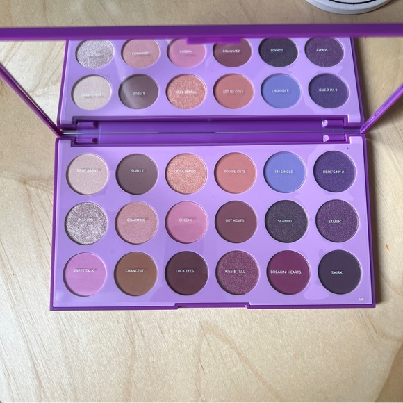 Morphe 18F Talkin’ Flirty Eyeshadow Palette - Picture 6 of 6